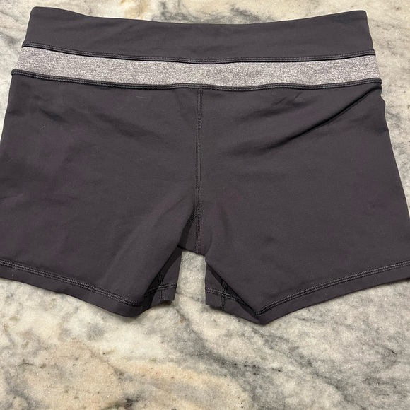 Reversible Lululemon Groove shorts tall - Picture 3 of 5
